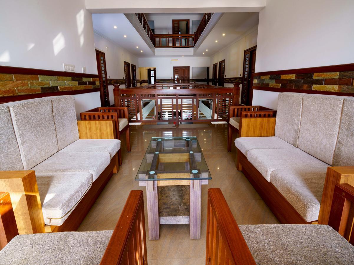 Oyo 9404 Hotel White Fort Mananthavady Buitenkant foto