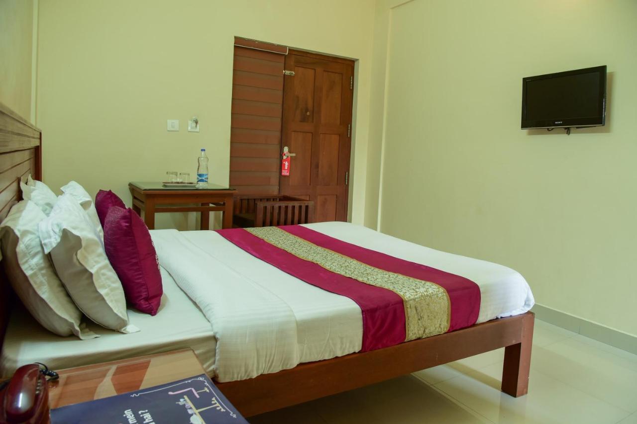 Oyo 9404 Hotel White Fort Mananthavady Buitenkant foto