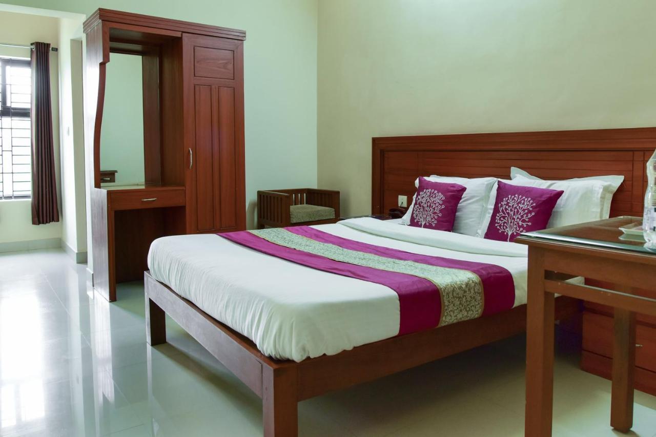 Oyo 9404 Hotel White Fort Mananthavady Buitenkant foto